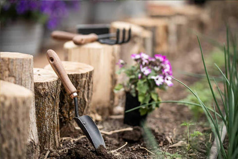 Spade Gardening Trowel
